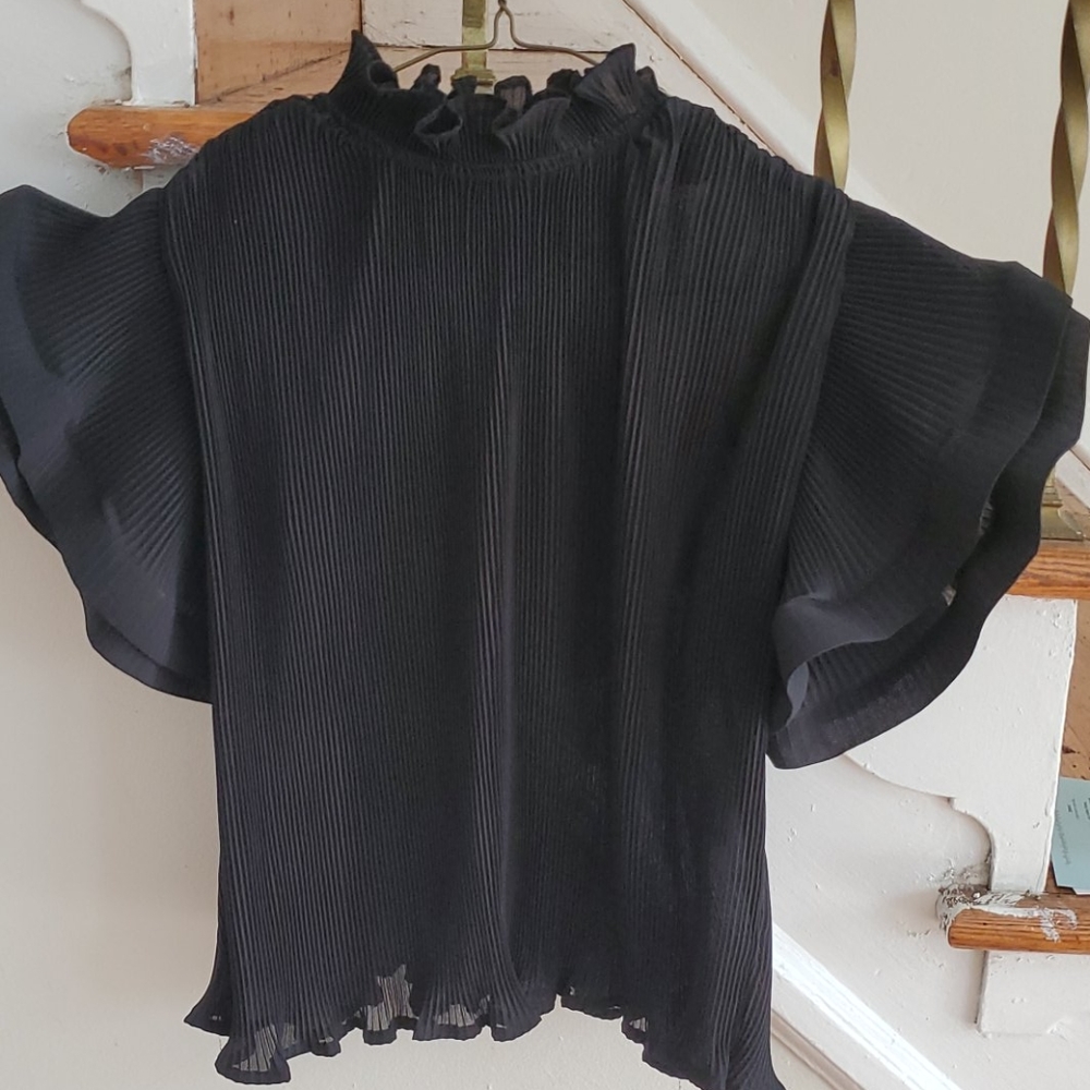Black ribbed blouse